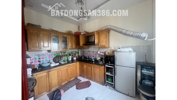 Bán nhanh nhà 36M2 x 4 tầng, MT 3.9 M, giá 5.3 tỷ Hòa Bình Hà Đông - Ô Tô qua nhà