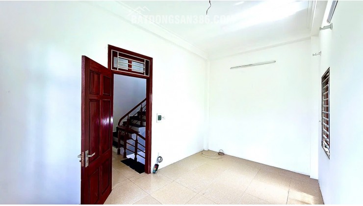Bán nhà Hòa Bình – Hà Đông 54m2 x 3 tầng, MT 4.9M Giá 4.5 tỷ - Phân lô Ô tô đỗ cửa