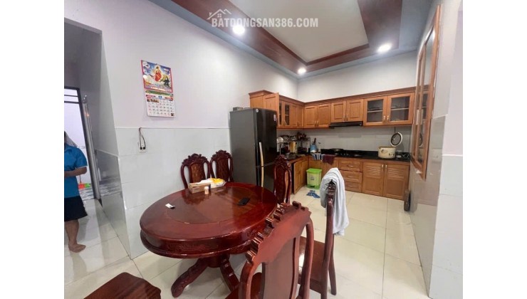 NHÀ ĐƯỜNG OTO ĐÔNG THẠNH HÓC MÔN - NGAY CHỢ GẤU TRỊNH THỊ DỐI VỚI LÊ VĂN KHƯƠNG - 5.7M X17M - 94M2 - GIÁ 5,2 TỶ