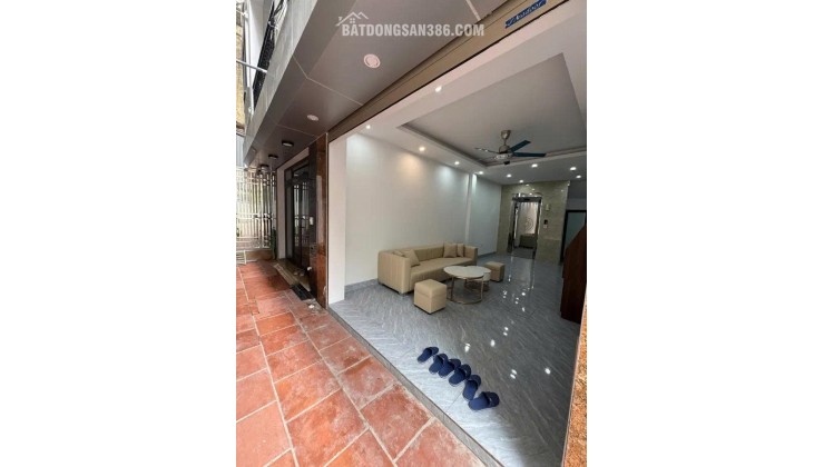 Bán nhà Văn Phú Hà Đông - DT 35M X 5 TẦNG - Có thang máy - Ra ô tô chỉ 3 bước chân