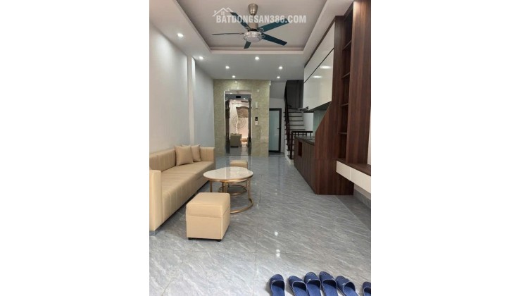 Bán nhà Văn Phú Hà Đông - DT 35M X 5 TẦNG - Có thang máy - Ra ô tô chỉ 3 bước chân