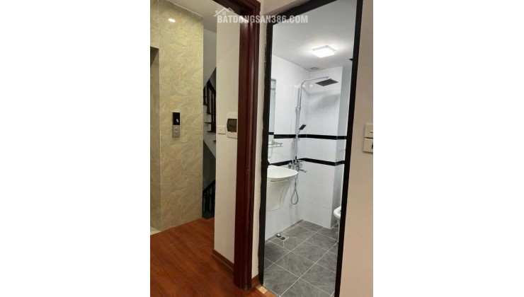 Bán nhà Văn Phú Hà Đông - DT 35M X 5 TẦNG - Có thang máy - Ra ô tô chỉ 3 bước chân