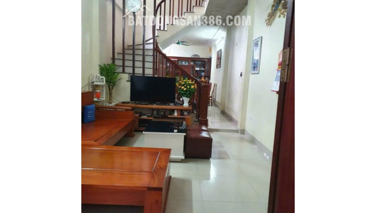 Nhà riêng cạnh KĐT mới Đại Kim, lô góc 2 mặt thoáng, 55m*4 tầng, mặt tiền 6m. Giá chào 9,6 tỷ