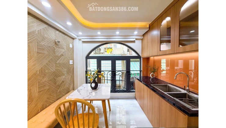 Quận 3 - Nhà Mới Ở Ngay - Đầy Đủ Nội Thất - 4 Tầng - Nhỉnh 3 Tỷ -Nhà mới tinh, 1 Trệt 3 lầu đúc.