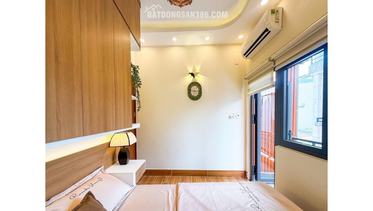 Quận 3 - Nhà Mới Ở Ngay - Đầy Đủ Nội Thất - 4 Tầng - Nhỉnh 3 Tỷ -Nhà mới tinh, 1 Trệt 3 lầu đúc.