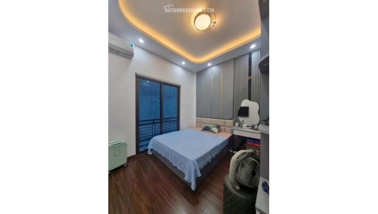 Chỉ hơn 7 Tỷ, nhà mới xây csnhj KĐT mới Đại Kim, 36m*4T, MT 4m, ngõ thông. Kinh doanh đỉnh