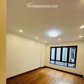 Chính chủ bán nhà Lạc Long Quân – 75m², 5 tầng, ngõ thoáng, giá hấp dẫn