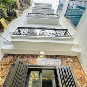 Chính chủ caàn nhượng  lại căn nhà tại ngõ 282 Kim Giang, DT36m2, 4 tầng giá 7,6 tỷ.