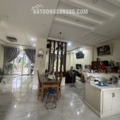 Bán Biệt Thự Liền Kề, Phường Phước Long TP HCM  DT  8 x14.5m, 115m2, 3 tầng, Sổ Hồng, Giá 14.3 Tỷ.