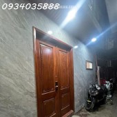 BÁN NHÀ TẬP THỂ TẦNG 1 – PHỐ NGUYỄN VĂN CỪ – LONG BIÊN