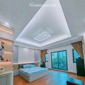 PHỐ DOÃN KẾ THIỆN Ô TÔ FULL NỘI THẤT XỊN 30m2 6 tầng mặt tiền 5.2m Giá 11.8 tỷ