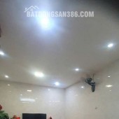 Hiếm! Bán nhà Lạc Long Quân – 90m², 3 tầng, gần Hồ Tây, sổ đỏ chính chủ, giá 13.9 tỷ