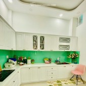 Bán nhà mặt tiền Trịnh Phong , Nha Trang 
Diện tích 81m  Giá bán 14 tỷ
liên hệ e để đi xem nhà