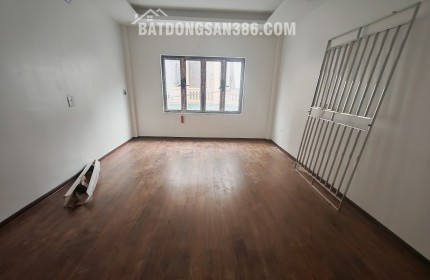 Bán Nhà Lô Góc 5 Tầng 35m² Tại Khu Vực Hoàng Mai – Ngõ Rộng, Sổ đỏ Chính Chủ
