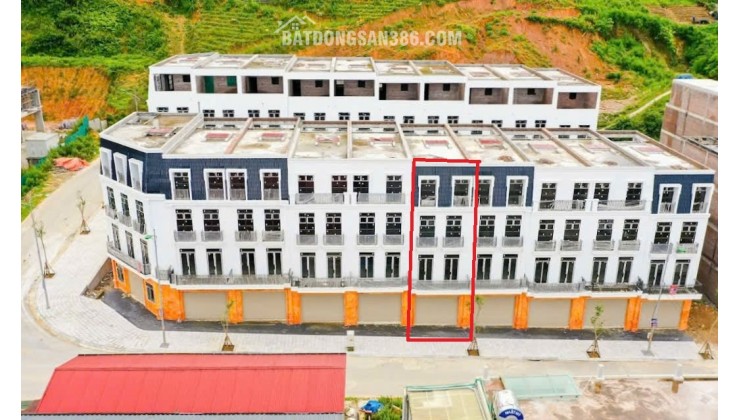 Bán liền kề tại trung tâm TX Sa Pa, cách Sun Palaza 900m sổ đỏ lâu dài giá 5,75 tỷ (cả đất + nhà)
