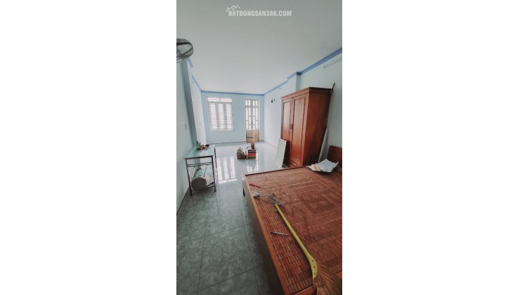 Cần bán nhanh chủ giảm chào 300 triệu, nhà 4 tầng đẹp ở ngay, 2 mặt tiền hẻm thoáng mát, lk Quận 3