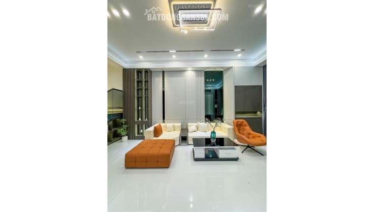 Bán Nhà Mặt Phố Giá Nhà Hẻm - Ôtô Ra Vào Tận Cửa Thủ Dầu Một - Tặng Nội Thất