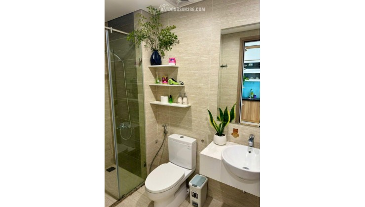 Bán nhanh căn Studio đầy đủ nội thất tầng trung view thích hợp đầu tư, giá chỉ 2.35 tỷ tại OCP