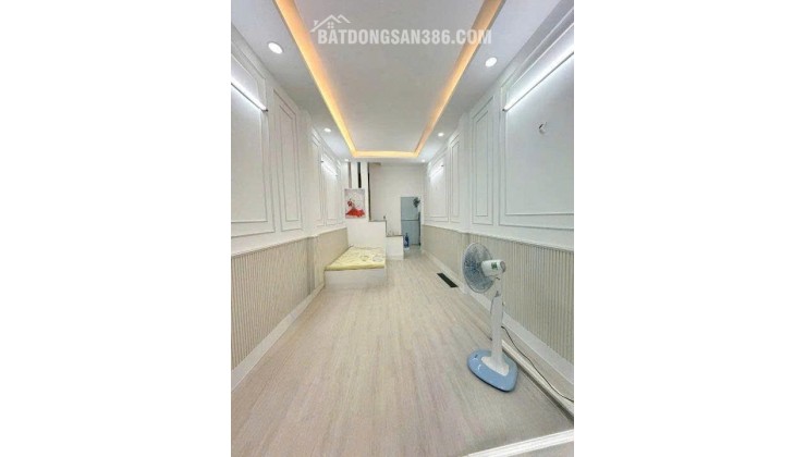 Nhà 3 tầng mới ở hậu L đường Nguyễn Thị Tần P. Chánh Hưng. Giá 5,59 tỷ TL