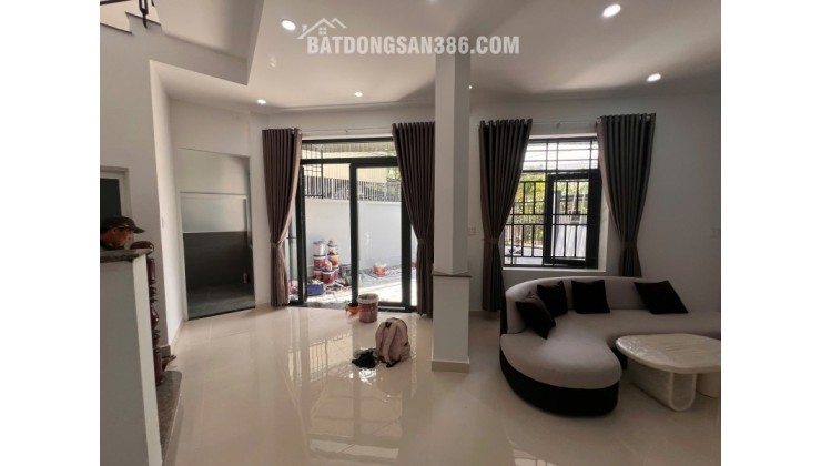Bán nhà  đường Số 11, Q.9, Tăng Nhơn Phú B. DT 110m2, 2 tầng, 3PN. Sổ hồng, giá 7.35  tỷ.