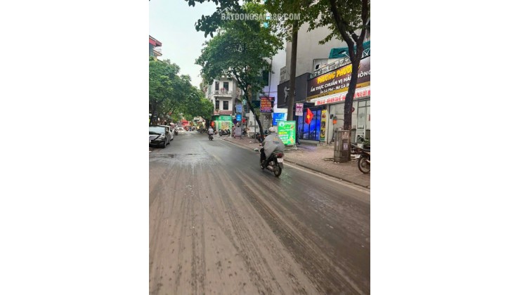 Nhà riêng sát phố Hoàng Văn Thái DT 83m2 x 3 tầng, giá rẻ cho nhà đầu tư xây CCMN
