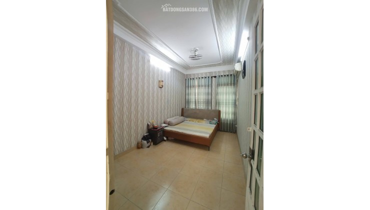 Bán nhà khu đường hoa Phan Xích Long, Phú Nhuận, phù hợp mua ở, cho thuê giữ tiền