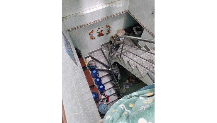 Nhà 2 tầng hẻm thông Liên Tỉnh 5 P5Q8. Giá 3,8 tỷ bớt Lộc