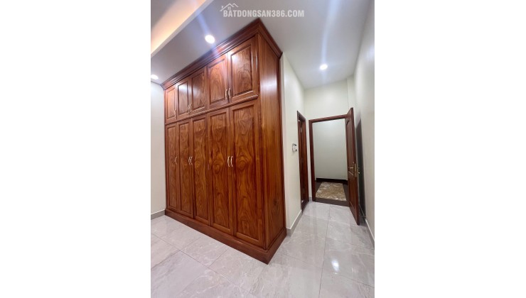 Nhà mới 2 mặt hẻm 3 tầng nở hậu 8m sát đường Trần Bình Trọng P2Q5. Giá 9.8 tỷ
