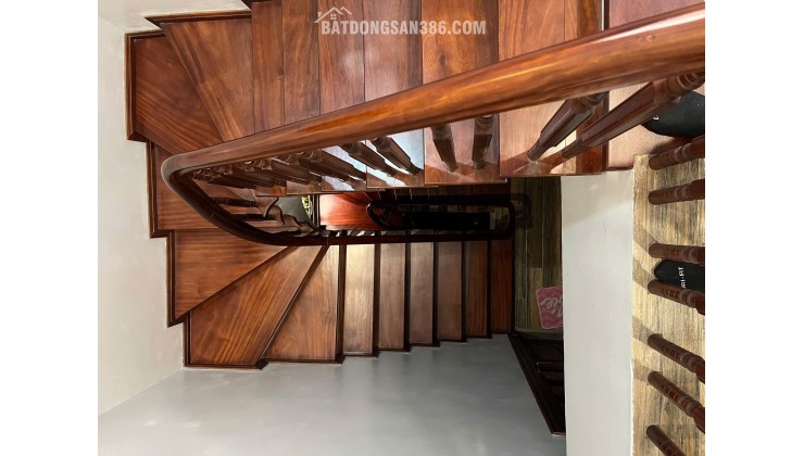 Nhà riêng Pháo Đài Láng DT 60m2, 5 tầng, lô góc giá 21.x tỷ có TL