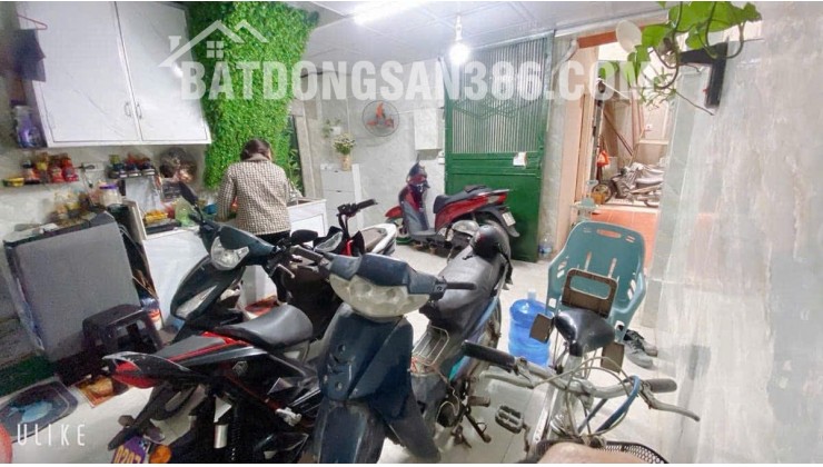 CC bán nhà bên chẵn phố Bạch Đằng, 45m2x 3 tầng, 4 ngủ, 25m ra mặt phố, 8.x tỷ