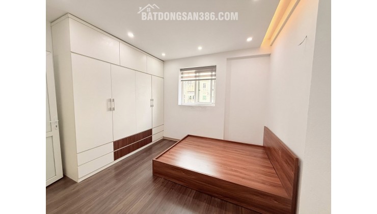 Căn góc B11 Nam Trung Yên 62m, 2PN 2WC, Full đồ xịn, 5.38 tỷ