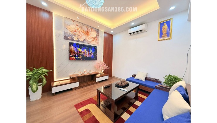 Căn góc B11 Nam Trung Yên 62m, 2PN 2WC, Full đồ xịn, 5.38 tỷ