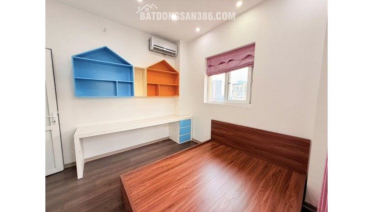 Căn góc B11 Nam Trung Yên 62m, 2PN 2WC, Full đồ xịn, 5.38 tỷ