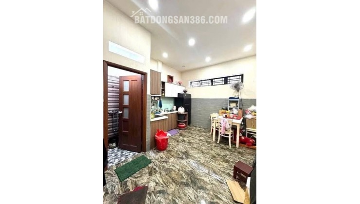  Nhà đẹp Nguyễn Chí Thanh, Q.5 – 65m² – 3 tầng – giá chỉ 5.9  tỷ.