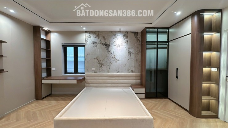 Bán Nhà Ngõ 69 Hoàng Văn Thái Xây Mới 6 Tầng Mặt Tiền 8,4M ( Cách Ô Tô 5M )