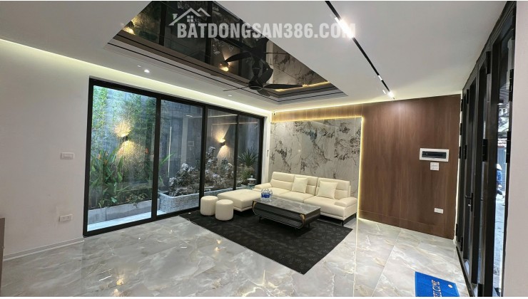 Bán Nhà Ngõ 69 Hoàng Văn Thái Xây Mới 6 Tầng Mặt Tiền 8,4M ( Cách Ô Tô 5M )