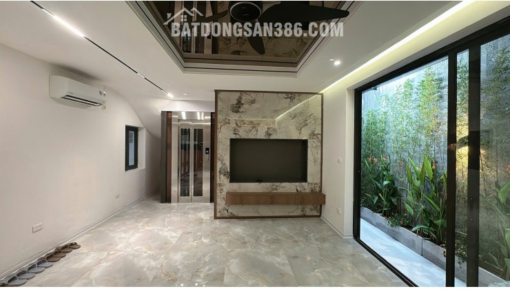 Bán Nhà Ngõ 69 Hoàng Văn Thái Xây Mới 6 Tầng Mặt Tiền 8,4M ( Cách Ô Tô 5M )