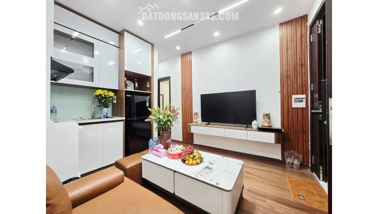 Tầng 2 TT Chùa Láng 28/55m2 - 2PN 2WC Mới đẹp, 3.98 tỷ