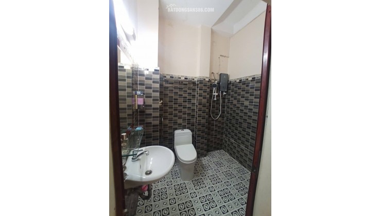 Bán nhà khu đường hoa Phan Xích Long, Phú Nhuận, phù hợp mua ở, cho thuê giữ tiền