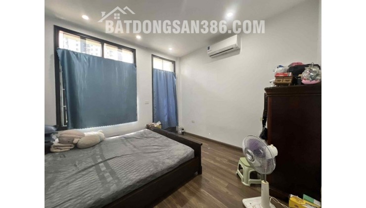 Nhà đẹp Ôtô đỗ cửa, ô chờ thang máy, DT58m2, MT4m, 4 tầng, 4P. Ngủ, giá 15.5 tỷ