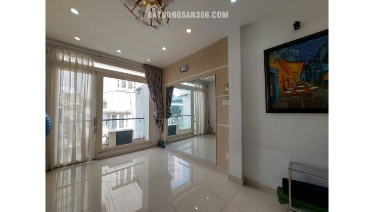 Nhà đẹp đường Phạm Ngũ Lão 5 tầng, 5 phòng ngủ, 54 m2 giá chỉ 13,5 tỷ