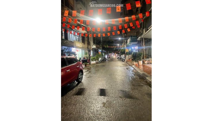 Nhà riêng Pháo Đài Láng DT 60m2, 5 tầng, lô góc giá 21.x tỷ có TL