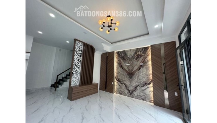 BÌNH TÂN - LÔ GÓC HAI MẶT TIỀN - KẾT CẤU 4 TẦNG BTCT - HẺM XE HƠI ĐỖ CỬA - NHÀ MỚI VÀO Ở NGAY - FULL NỘI THẤT SỊN SÒ - NHỈNH 6 TỶ