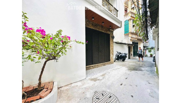 Bán nhà ngõ 132 cầu giấy 59m x5 tầng giá 15,5 tỷ ,cách ô tô 20m