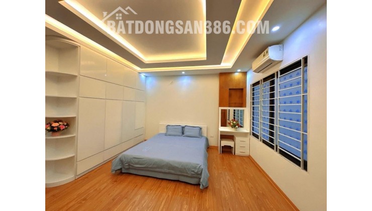 Bán nhà ngõ 132 cầu giấy 59m x5 tầng giá 15,5 tỷ ,cách ô tô 20m