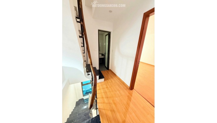 Bán nhà liền kề Kẻ Tạnh – Giang Biên, 5 tầng mới đẹp, gần ngõ ô tô tránh, giá chỉ 5.95 tỷ