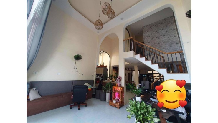 NHÀ BIỆT THỰ 2 TẦNG, NGANG KHỦNG 7x17m, TẠI QUẬN 2, GIÁ 8.x TỶ