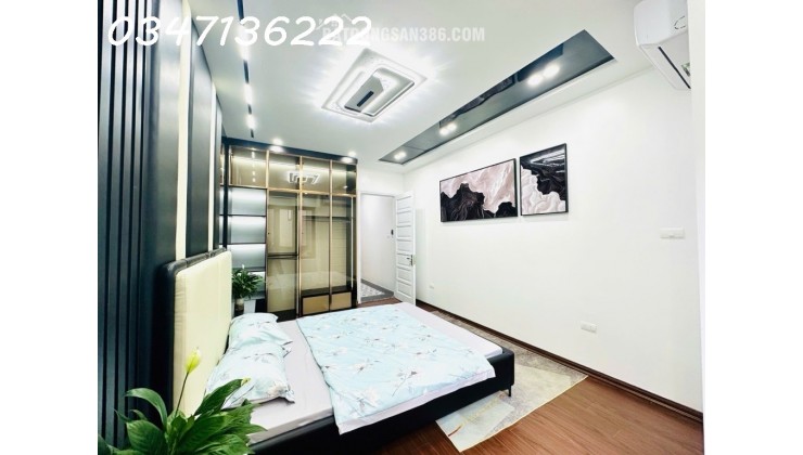 Bán nhà Nghĩa Đô – Vị trí trung tâm – 5 tầng – chỉ hơn 8 tỷ một chút