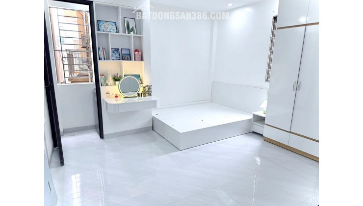 Cho con ra ở riêng - Cần bán gấp tòa CCMN ngõ 254 Minh Khai.