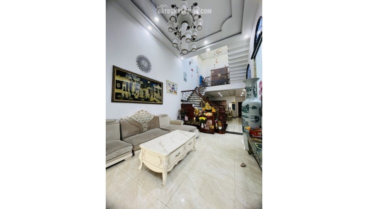 Bán nhà mặt tiền đường số 10, P Cát Lái, TP HCM. DT 162 m2, 3 tầng. Giá 18.7 tỷ.